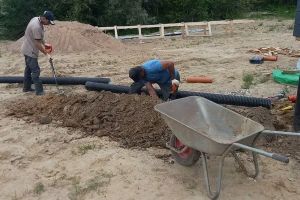 Монтаж станции биологической очистки Юнилос Астра 5 самотечный в деревне Аро